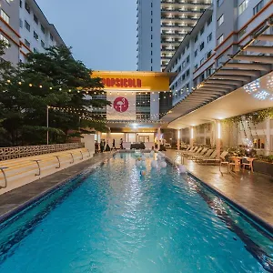3* Hotel Urban Living